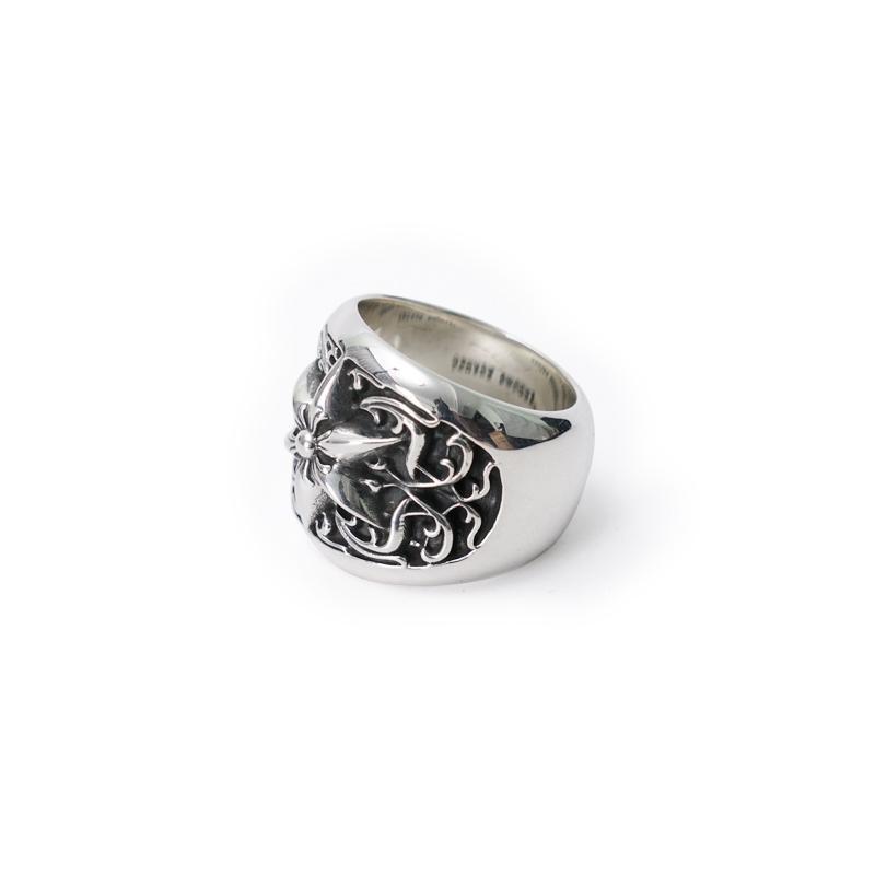 Classic Oval Star Ring