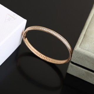 Van Cleef & Arpels Radiant Beadline Bangle