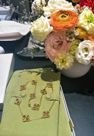 Van Cleef & Arpels Golden Meadow Ten Blossom Necklace