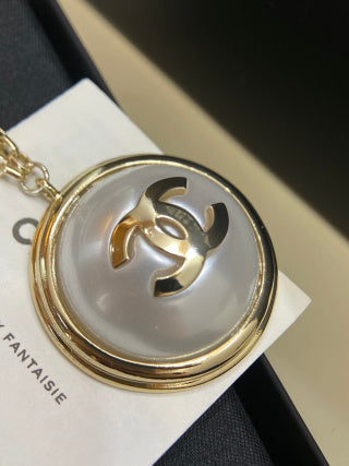 CHANEL Aurelia Medallion Pearl Pendant Necklace