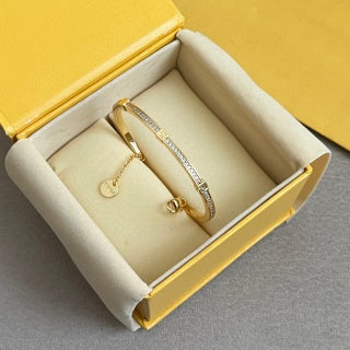 FENDI Crystal Edge Chain Bracelet