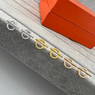 Hermès Chaine d’Ancre Minimal Curve Stud Earrings