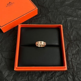 Hermès Éclat Pavé Wave Band Ring