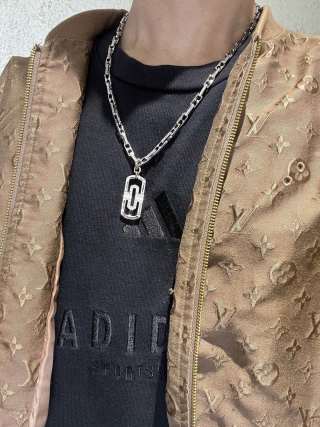 Bvlgari Silver Geometric Pendant Chain Necklace – Elegant Luxury Jewelry