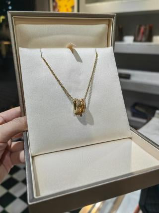 Bvlgari Gold Minimalist Pendant Necklace – Elegant Luxury Jewelry