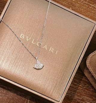 Bvlgari Silver Crystal Fan Pendant Necklace – Elegant Luxury Jewelry