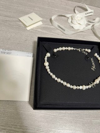 CHANEL Evelora Baroque Pearl Heritage Necklace