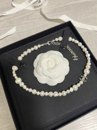 CHANEL Evelora Baroque Pearl Heritage Necklace