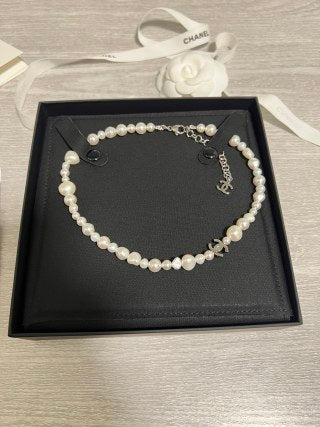 CHANEL Evelora Baroque Pearl Heritage Necklace