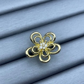 Van Cleef & Arpels Blooming Ribbon Flower Ring