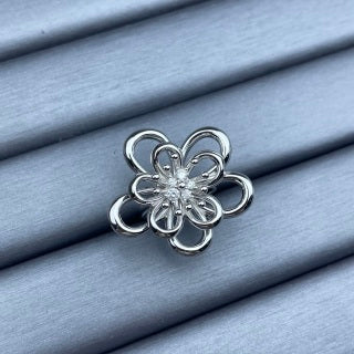 Van Cleef & Arpels Blooming Ribbon Flower Ring