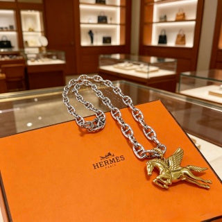 Hermès Pegasus Horse Charm Chain Necklace