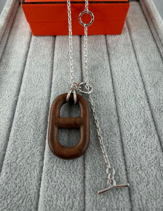 Hermès Ovale Wood Link Pendant Necklace