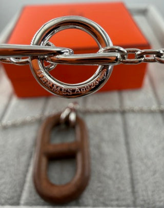 Hermès Ovale Wood Link Pendant Necklace