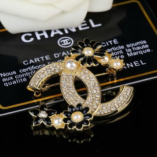 CHANEL Arabella Noir Floral Emblem Brooch