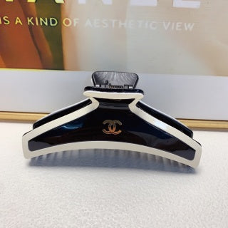 CHANEL Valora Monochrome Luxe Hair Claw Clip