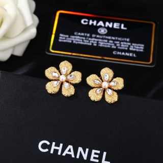 CHANEL Florianne Pearl Bloom Stud Earrings
