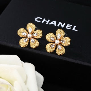 CHANEL Florianne Pearl Bloom Stud Earrings