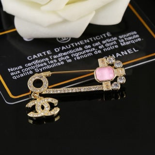 CHANEL Seraphine Pink Accent Safety Pin Brooch