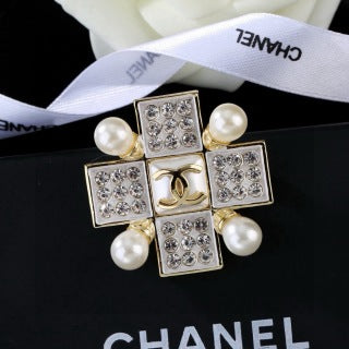 CHANEL Aureline Pearl Cross Emblem Brooch