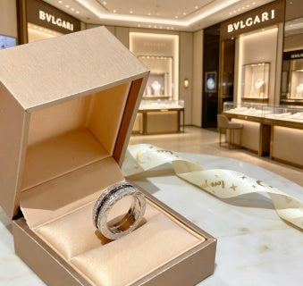 Bvlgari Silver Spiral Crystal Band Ring – Elegant Luxury Jewelry