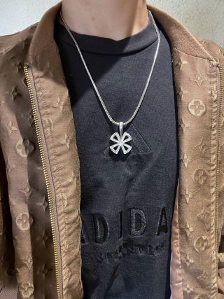 Bvlgari Silver Crystal Cross Pendant Necklace – Elegant Luxury Jewelry