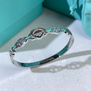 Tiffany Heart Tag Link Bracelet – Classic Luxury Chain Jewelry