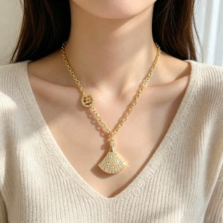 Bvlgari Divas’ Dream Gold Pendant Necklace – Timeless Italian Elegance
