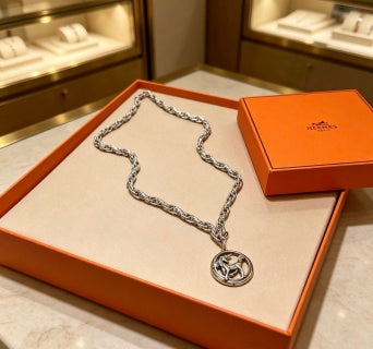 Hermès Medallion Chain Pendant Necklace