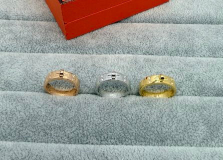Hermès Signature H Detail Wide Band Ring