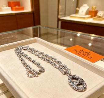 Hermès Interlocking Chain Link Pendant Necklace