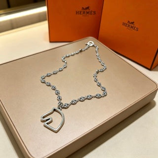 Hermès Equestrian Horseshoe Link Pendant Necklace