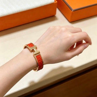 Hermès Rouge Lizard Leather Clic H Bracelet