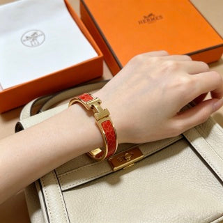 Hermès Rouge Lizard Leather Clic H Bracelet